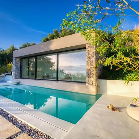 Vakantiehuis Rouvelas Waterfront Nest